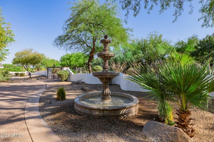 FRONT FOUNTAIN