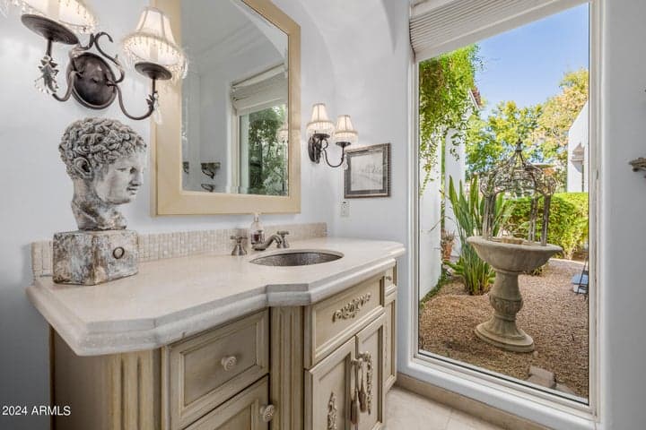 POWDER ROOM