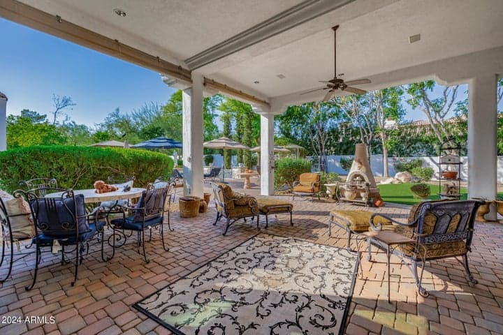 EXPANSIVE PATIO