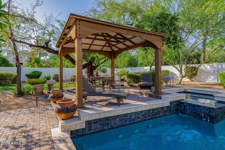 PERGOLA