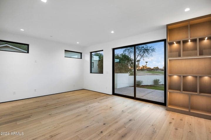 Property photo 33