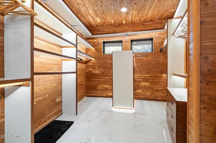 Her Master Closet - Cedar