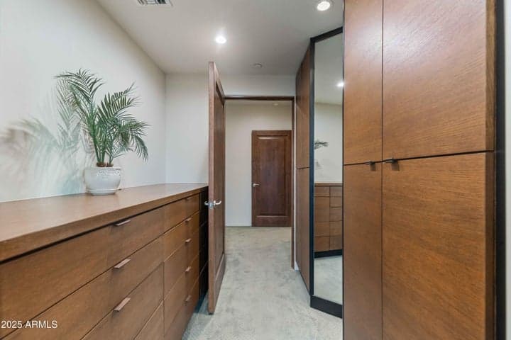 Primary Dressing Area