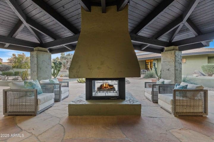 Covered Guest House Patio