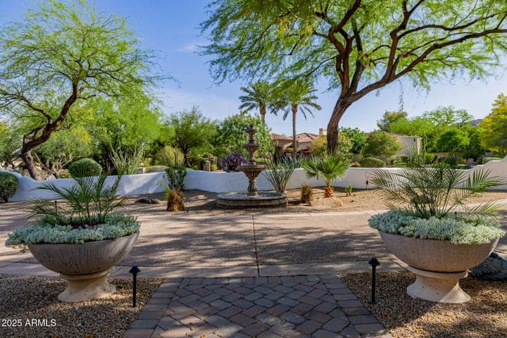 FRONT DRIVEWAY/ENTRANCE