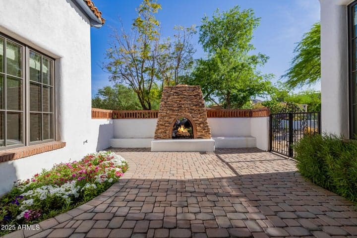 COURTYARD AT FRONT OF HOUSE