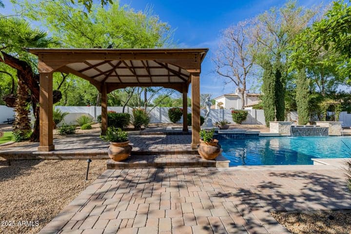 Property photo 109