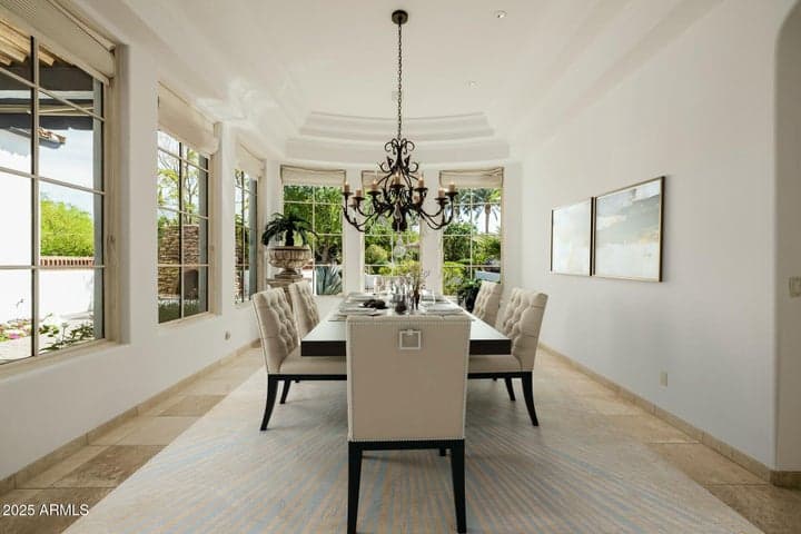DINING ROOM VIRTUALLY STAGED