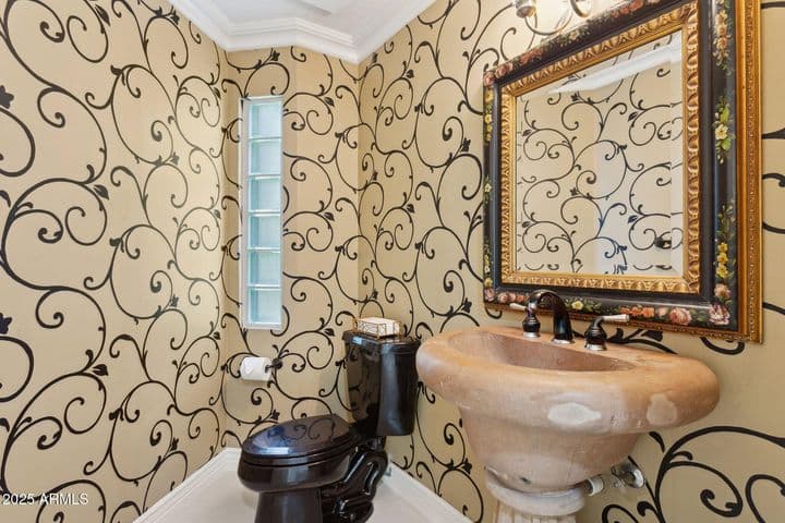 west powder room