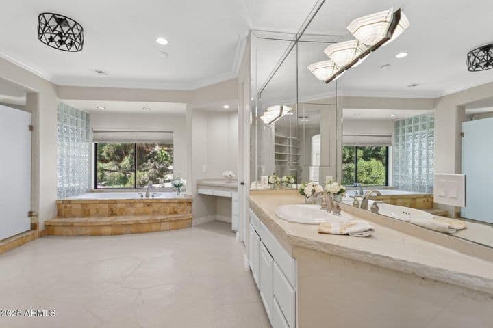 main suite bath