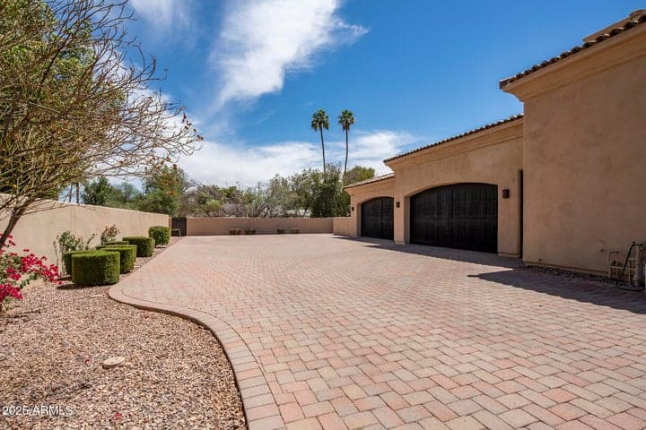 Property photo 64