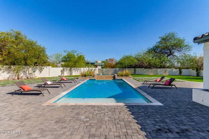 Property photo 86
