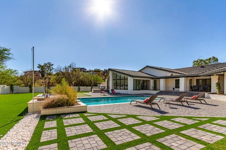 Property photo 92