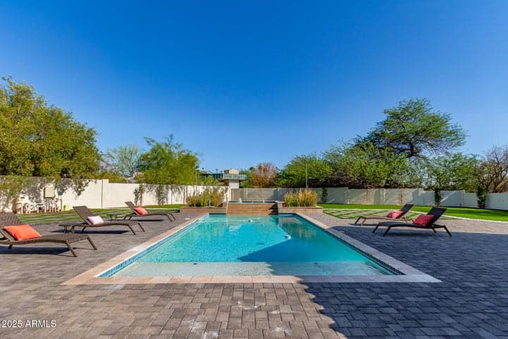 Property photo 99