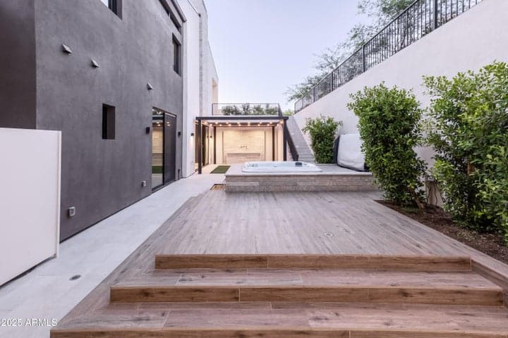 Property photo 33