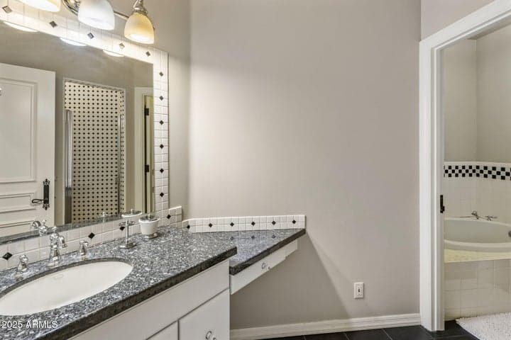Guest Bedroom ensuite with walk-in closet