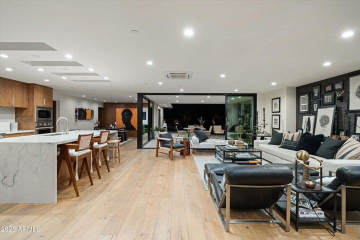 Indoor/Outdoor Living