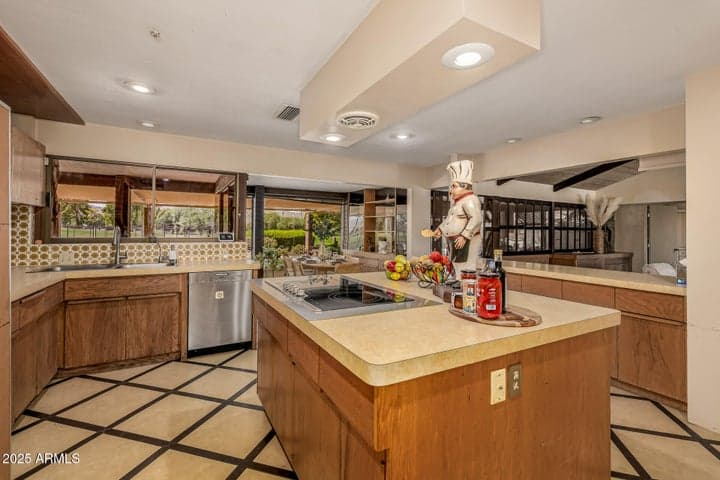 Property photo 36