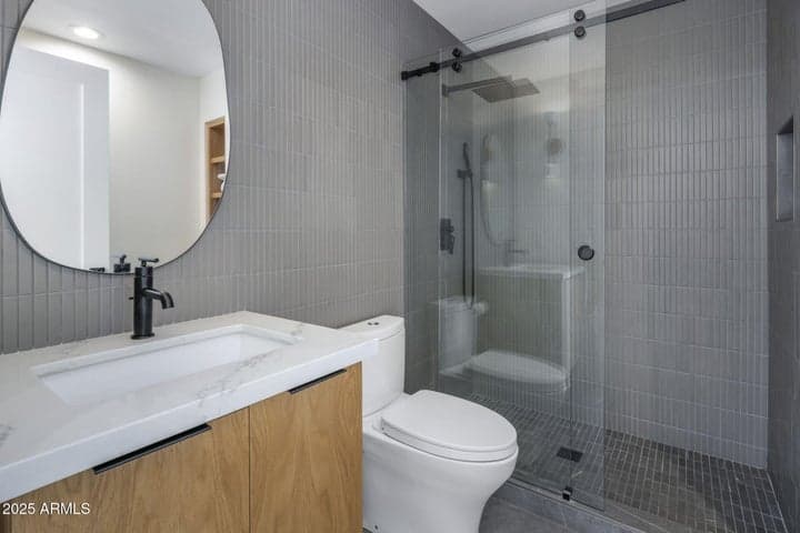 Hall full bath